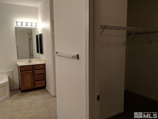 Building Photo - 3202 Bentgrass Dr