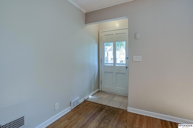 Building Photo - 5220 Mason St