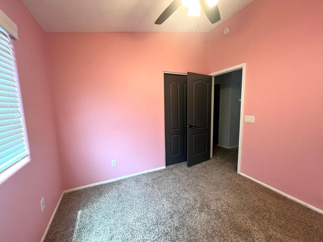 Building Photo - 28496 N Dolomite Ln