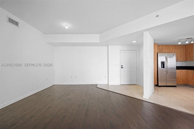 Building Photo - 7910 Harbor Island Dr