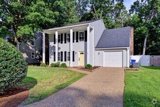 Building Photo - Cute Two Story With Nice Upgrades