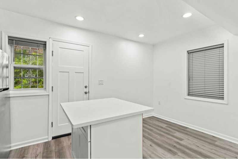 Building Photo - 1452 Smith Pl SE