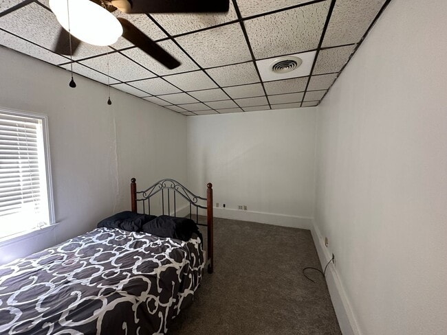 Building Photo - 3 Bed 1 Bath Home