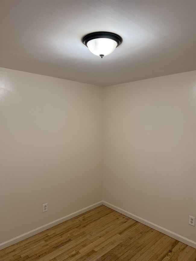 Building Photo - 189 Myrtle Ave