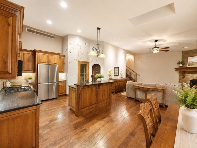 Building Photo - 2098 Lamb Ln