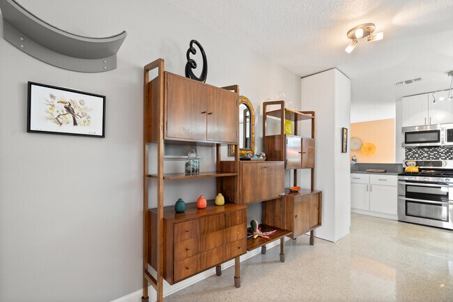 Building Photo - 4056 38th Way S