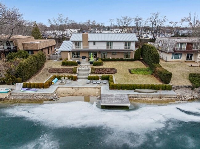 Building Photo - 2076 Valley Lo Ln