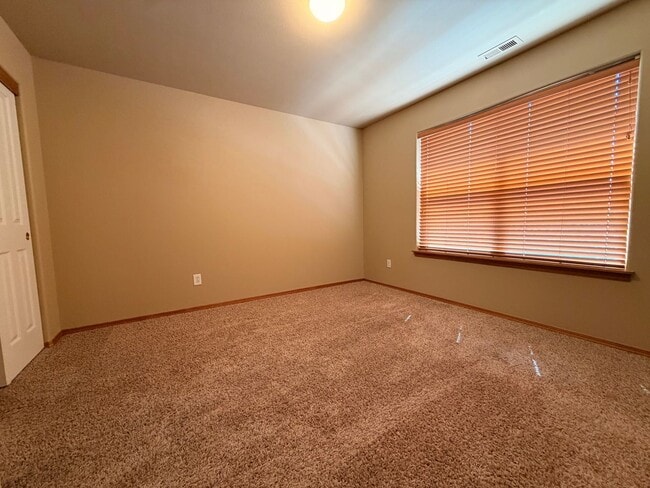 Building Photo - 2988 SW Indian Cir
