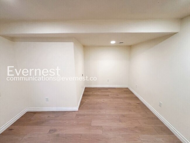 Building Photo - 268 S Garfield St