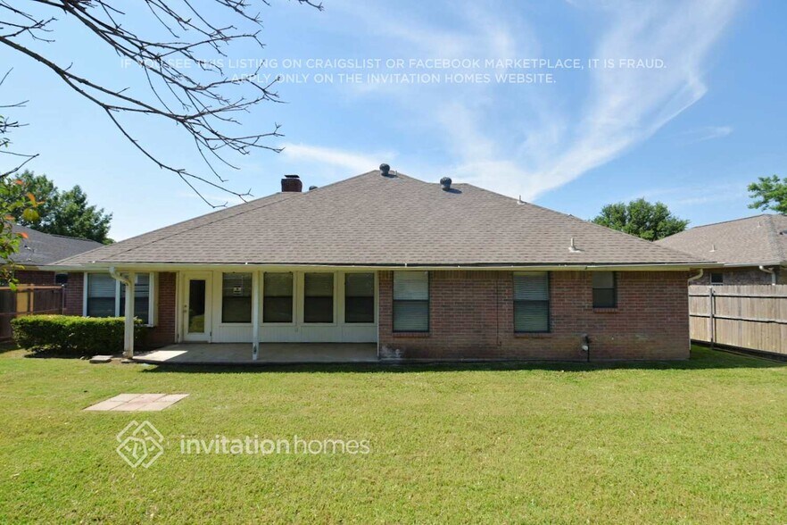 Building Photo - 6885 Hickory Hollow Ln