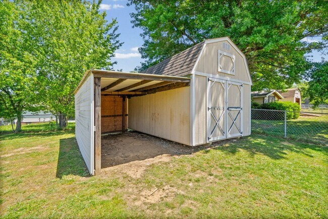 Building Photo - 1409 Janet Way Dr
