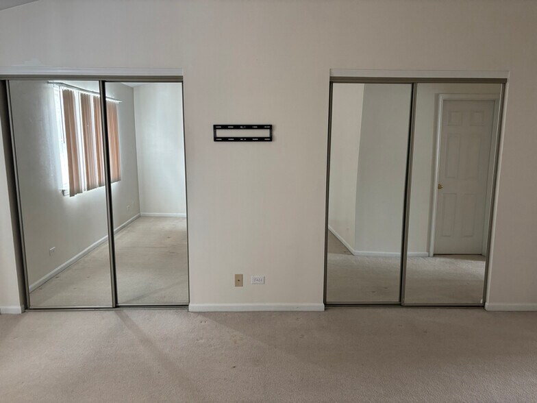 Building Photo - 129 Polaris Dr