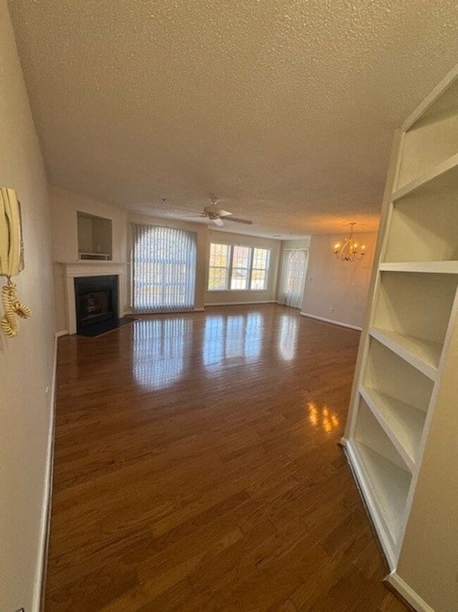 Building Photo - ****** $200 OFF FIRST FULL MONTH OF RENT ******