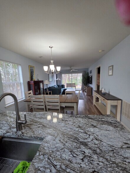 Building Photo - 1258 River Oaks Dr