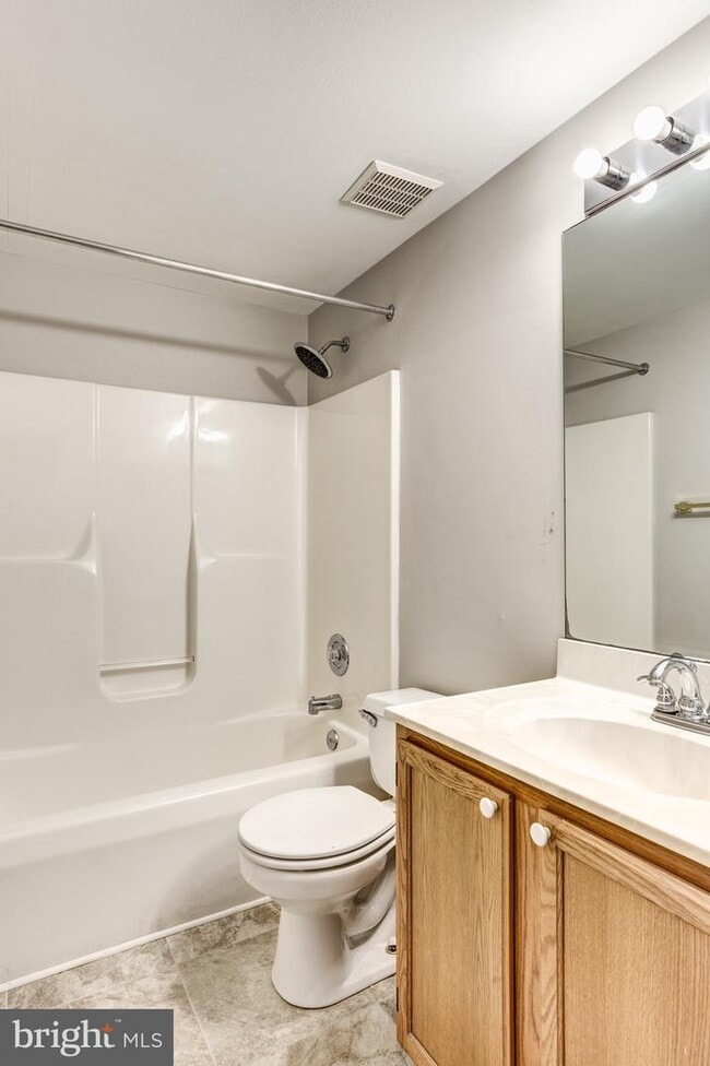 Building Photo - 3805 Sunnyfield Ct