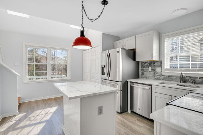 Building Photo - 11704 Park Forest Ct