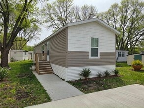 Building Photo - 136 Lynn Ln