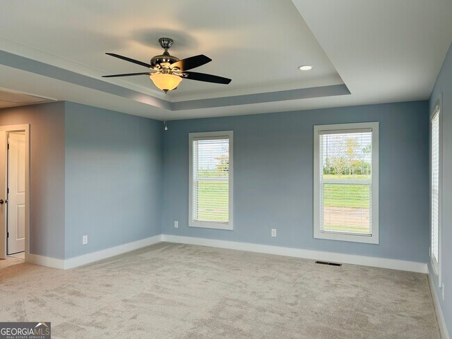 Building Photo - 425 Smokey Rd