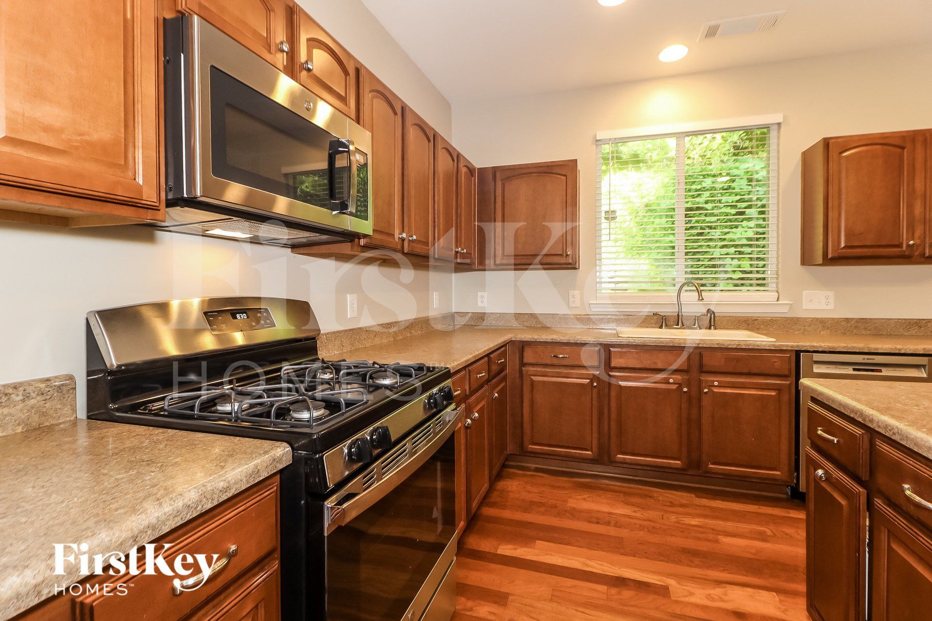 Building Photo - 422 Howell Crossing