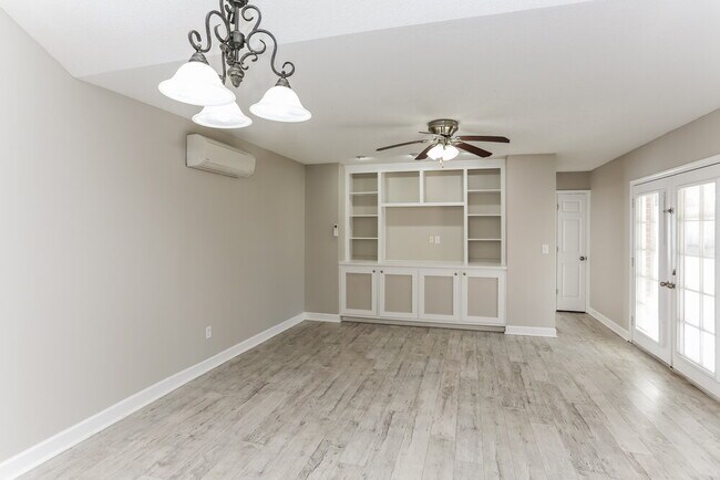 Building Photo - 11169 Ewe Turn Dr