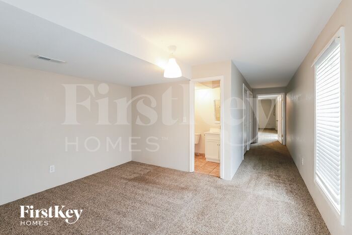 Building Photo - 18608 Primrose St