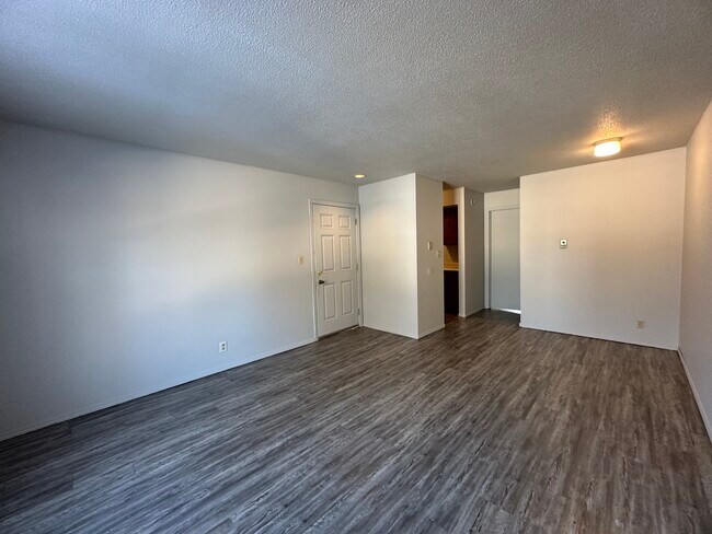 Building Photo - 123-16 Attica-W