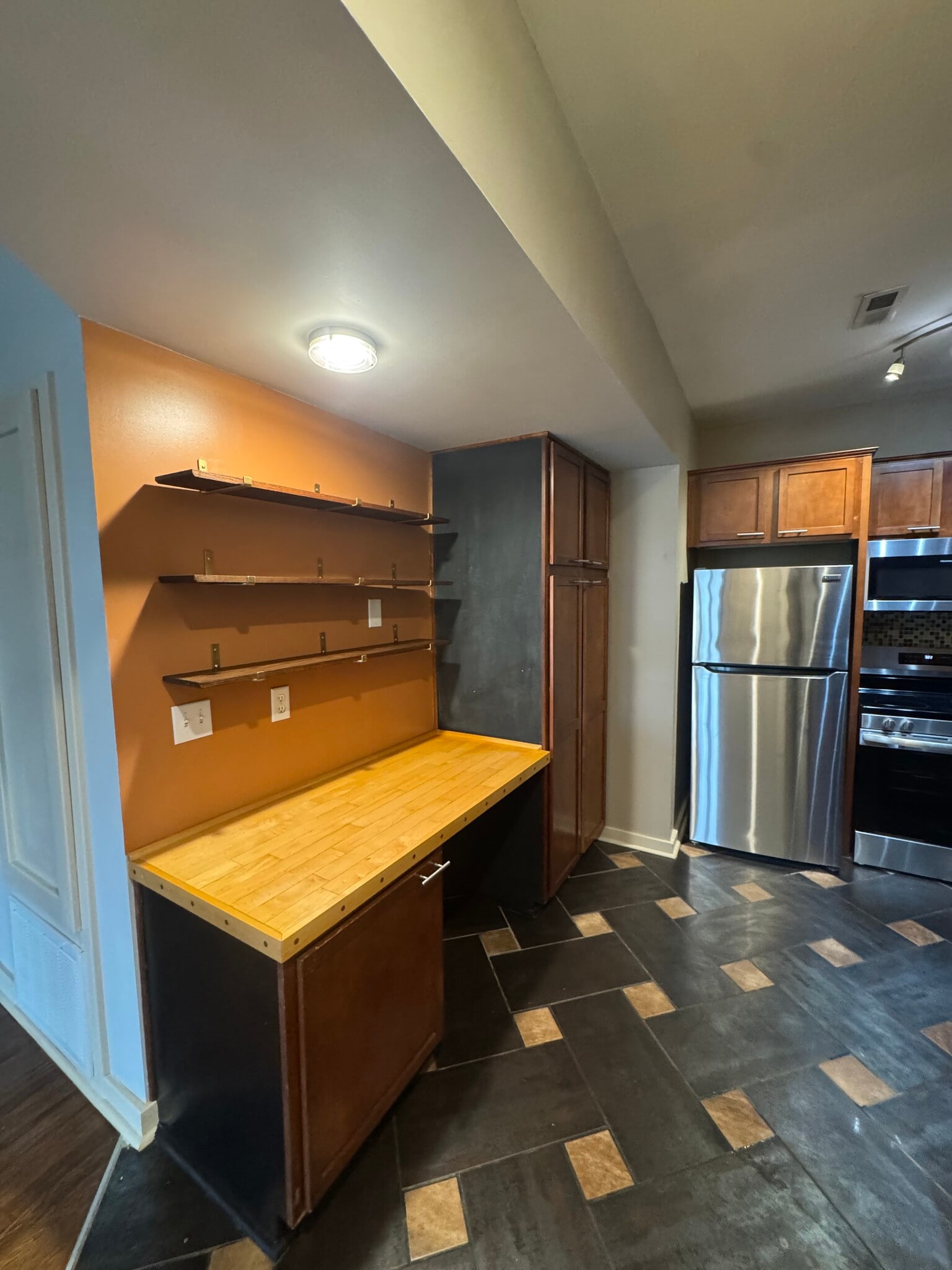 Coffee bar / desk - 200 E 43rd St