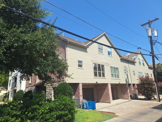 Building Photo - 3416 Westminster Ave