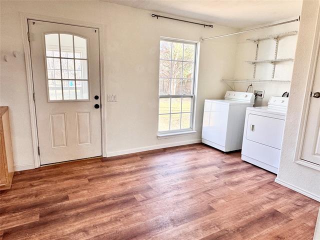 Building Photo - 520 Iris Dr