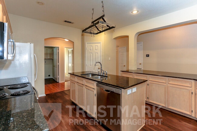 Building Photo - 2115 Wickiup Trail