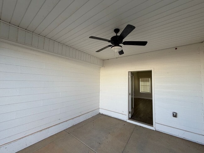 Building Photo - 113 Alva Ct