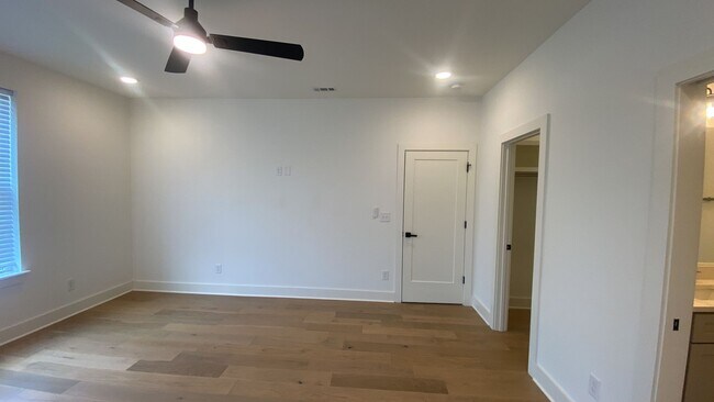 Building Photo - 335 Sophia Rain Dr
