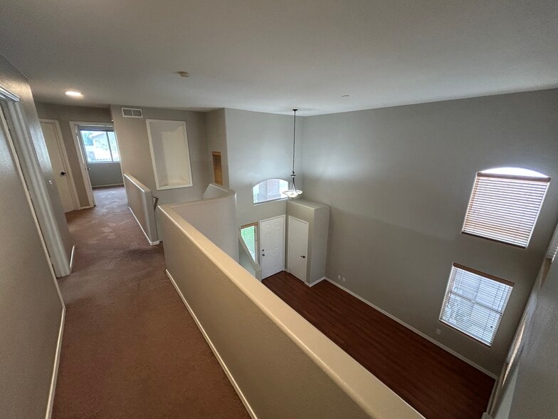 Building Photo - 4132 E Anderson Dr