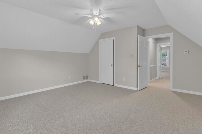 Building Photo - 636 N Fox Chase Cove