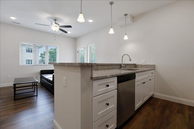 Interior Photo - 314 S State St