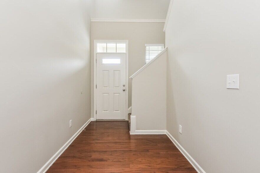 Building Photo - 48 Ashby Dr