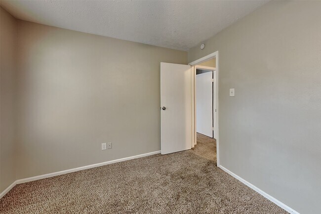 Building Photo - 46 Berryfrost Ln