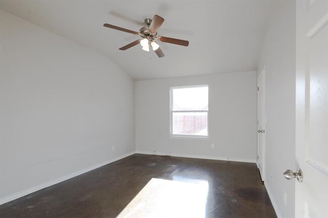 Building Photo - 208 Lowes Blvd