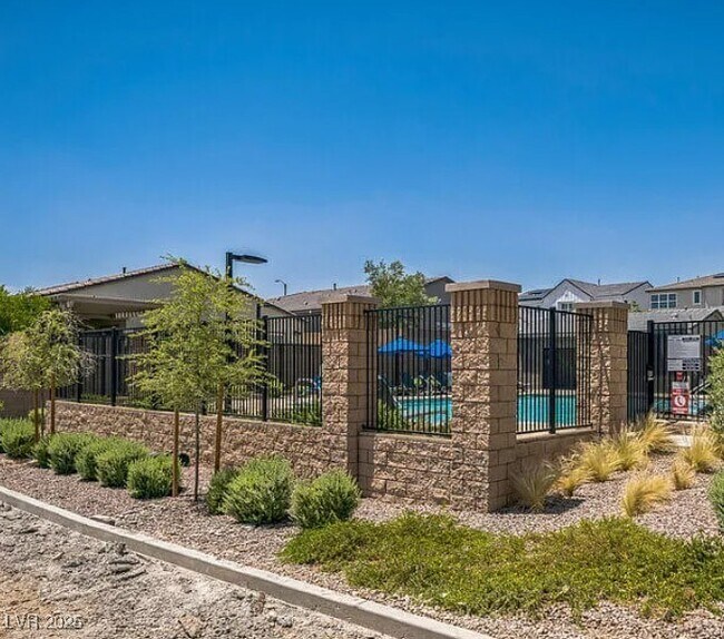 Building Photo - 9031 Coastal Oaks St