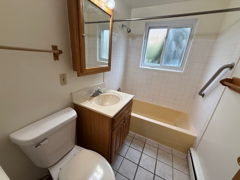 Building Photo - 2414 Brentwood Pky