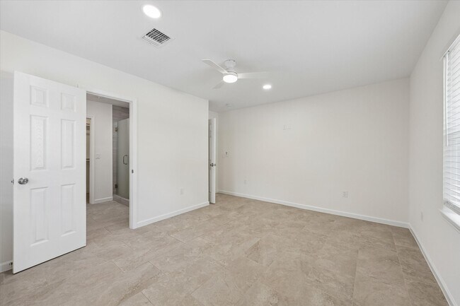 Building Photo - 4017 Woodfin St