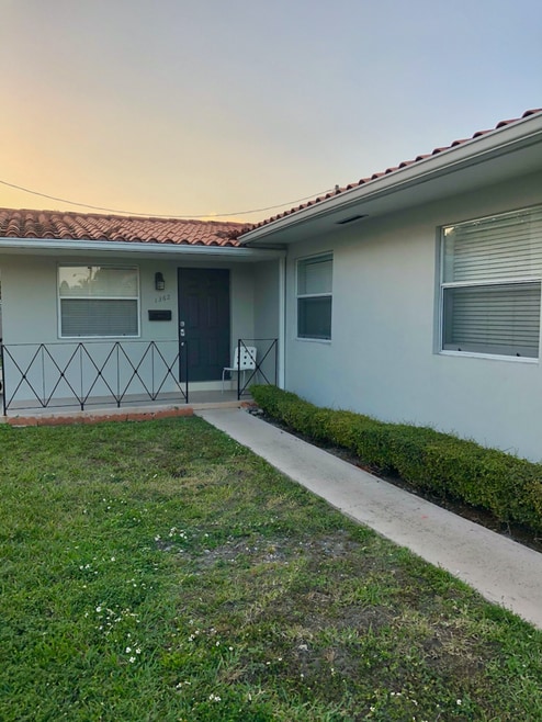 Building Photo - 1362 SW 67th Ave