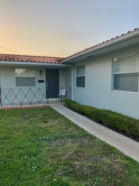 Building Photo - 1362 SW 67th Ave