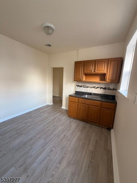 Building Photo - 120 Bragaw Ave