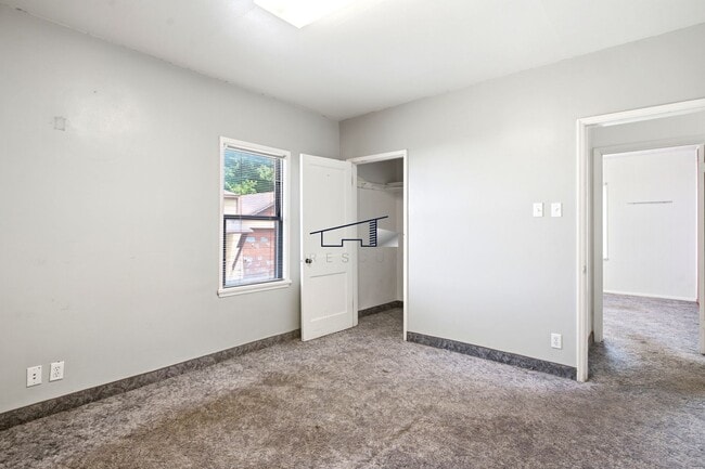 Building Photo - Unique Property for Lease – Office or Residential Opportunity