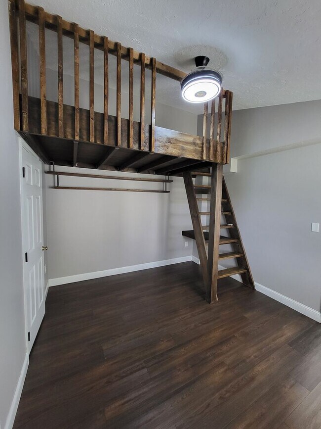 Building Photo - 3 Bedroom Townhome in Lititz