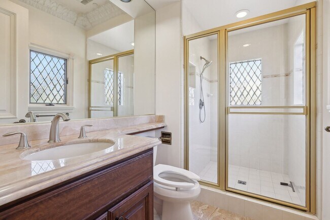 Building Photo - OCEAN VIEW CUSTOM BUILT LUXURY ESTATE