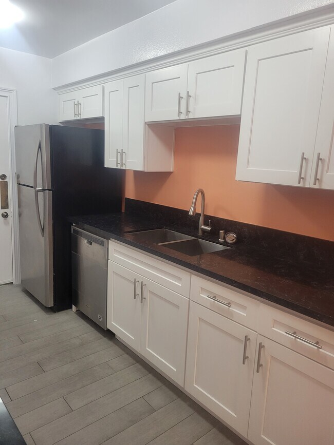 Building Photo - 5235 Corteen Pl