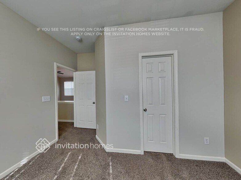 Building Photo - 3917 Cutler Donahoe Way