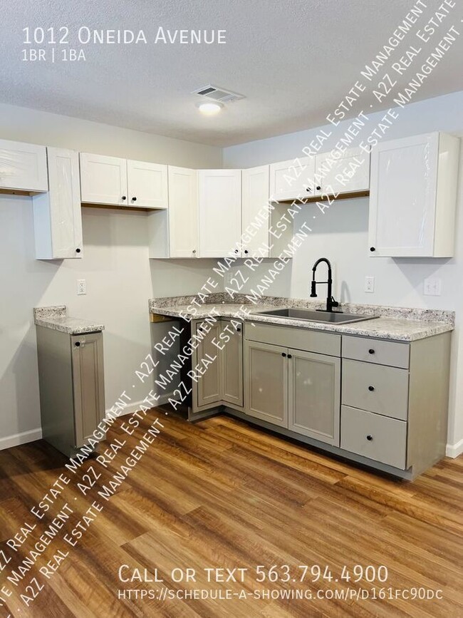 Building Photo - Modern 1 Bedroom in East Davenport- availa...